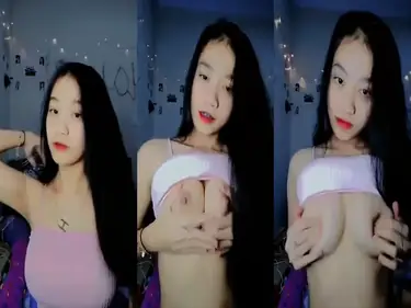 Bokep Live ABG Cantik Sange Remas Toket Bulat poster