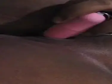 Dokumentasi Tante Cantik Live Bersantai Kasur Vibrator poster