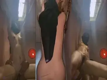 Jilbabers Bella Inka Ngewe Deket Jendela poster